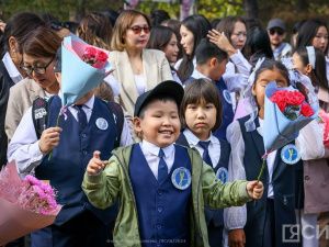 Учеников и студентов Высшей школы музыки поздравили в День знаний