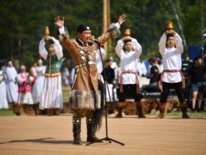 Айсен Николаев открыл Ысыах Олонхо