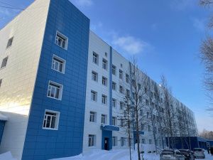 Глава Якутии проверил ход ремонтных работ в Нерюнгринской центральной больнице