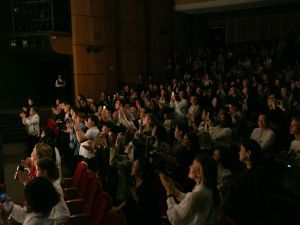 В Алматы зрители тепло приняли спектакль Театра Олонхо Якутии
