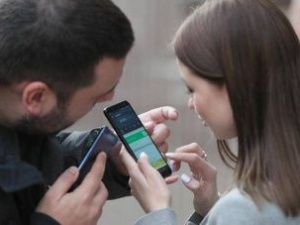 Путин подписал закон об отмене банковского роуминга