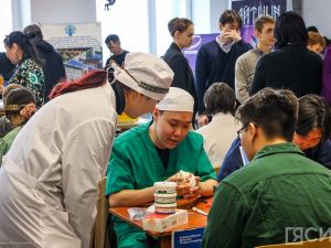 Порядка 10 тысяч вакансий по приоритетным отраслям представили на ярмарке трудоустройства в Якутске