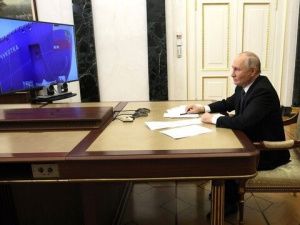 Владимир Путин выразил надежду на поднятие флага на атомоходе «Якутия» в декабре