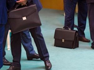 Эксперты увидели «фактор случайности» в отставках губернаторов. В анализе использован пример отставки Егора Борисова  