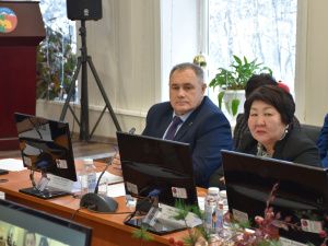 Кирилл Бычков провел выездное заседание правительства Якутии в Усть-Майском районе