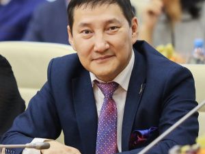 Урок честности от «придворного летописца»: Блогеры — субъективны, а мы — истина