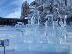 Подножие Ленских столбов украсили ледовые скульптуры, посвященные играм «Дети Азии»