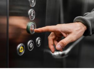 Управляющая компания в Якутске заплатит 300 тысяч рублей за опасные лифты