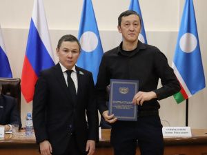 Работникам спортивной отрасли Якутии вручили государственные награды