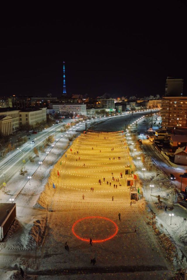 Фотофакт: каток на Теплом озере 