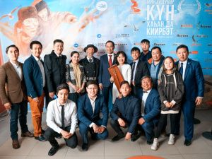 Айсен Николаев посетил премьерный показ фильма «Надо мною солнце не садится»