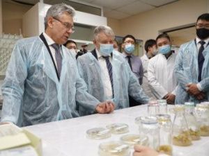 Президент Российской академии наук Александр Сергеев посетил СВФУ