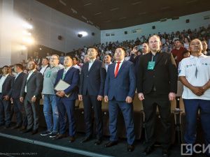 Девять чемпионов мира участвуют на турнире по шашкам в Якутске