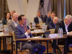 Айсен Николаев принял участие в выездном совещании по подведению итогов социально-экономического развития Дальнего Востока в 2023 году