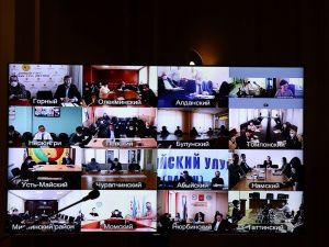 Глава Якутии рассмотрел первоочередные меры по предупреждению распространения коронавируса в районах республики