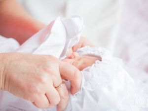 Следком проверит информацию якутянки о том, что 16 лет назад ей в роддоме подменили ребенка