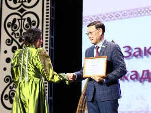 В Якутии завершилась декада Олонхо