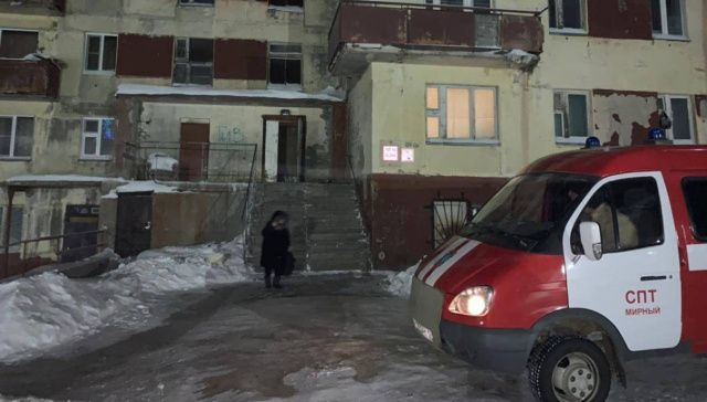 Три человека погибли в результате пожара в Мирнинском районе
