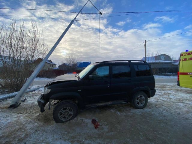 ДТП с летальным исходом: Водитель УАЗа столкнулся со столбом