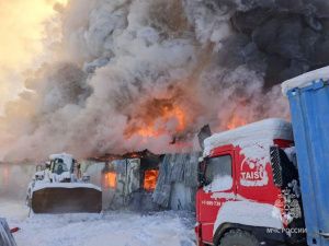 Большой пожар — огонь охватил больше тысячи кв.м