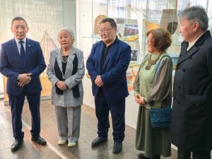 Выставка памяти Суорун Омоллоона объединила три легендарных музея Якутии