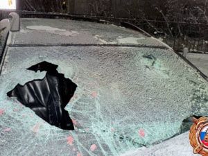 В столице Якутии внедорожник врезался в снегоуборщик «КАМАЗ»