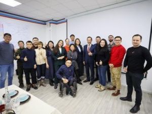 Айсен Николаев пообщался с блогерами