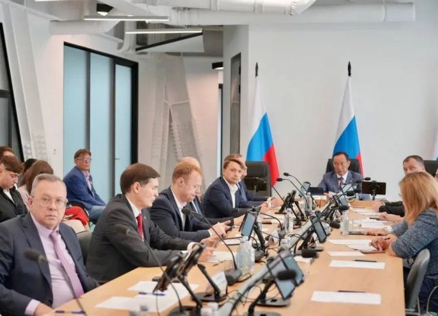 Айсен Николаев провёл заседание комиссии Госсовета РФ по энергетике