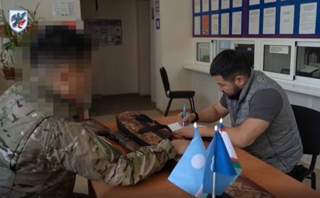 Глава города Якутска Евгений Григорьев дал старт акции "Сдай своё ружьё на СВО" в День народного единства