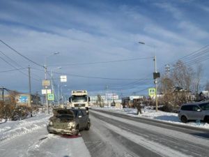 На Покровском шоссе в Якутске столкнулись три автомобиля: Пострадал 9-летний пассажир