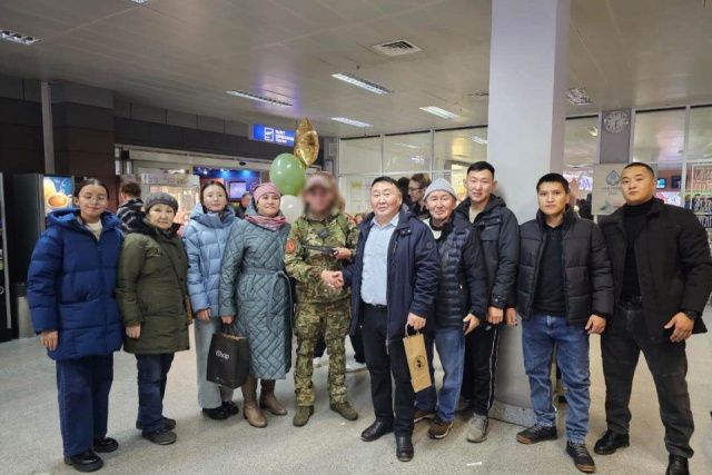 В аэропорту Якутска встретили участника специальной военной операции