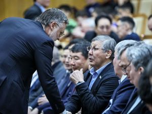 В Якутске состоялось торжественное собрание общественности в честь 75-летия со дня рождения Романа Михайловича Дмитриева