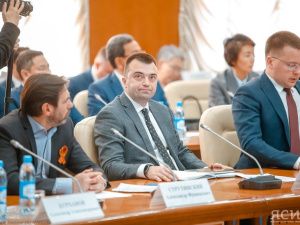 В Якутске на совещании с сенаторами Совфеда обсудили борьбу с нелегальным бизнесом