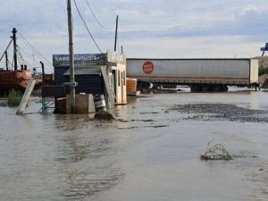 Энергетики обесточили несколько улиц Якутска из-за подтопления