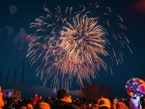 В  Якутске прогремел праздничный салют в честь 80-летия Великой Победы