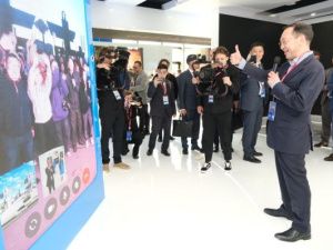 Айсен Николаев пообщался с молодежью республики по телемосту «Питер-Якутск» 