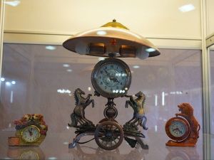 Открылась выставка Эльвиры Семеновой «В мире часов»