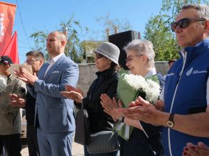 В Якутске «Вечный огонь» пришел во двор к ветеранам: акция «Поём двором» 