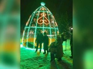 Фотофакт: в Вилюйске зажглись огни нового фонтана