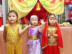 Благотворительная ярмарка «Подарим вместе праздник детям!»