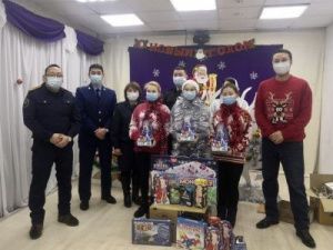 Сотрудники СКР по Якутии навестили ребят из Вилюйского центра помощи