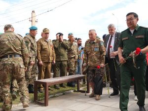 Евгений Григорьев возложил цветы к памятнику в День ветеранов боевых действий