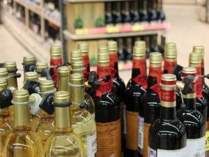 В г. Якутске полицейскими выявлены два факта незаконной реализации алкогольной продукции