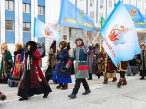 В Якутии в День народного мастера состоялось шествие в национальных костюмах