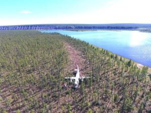 В Якутии самолет совершил жесткую посадку в лесу, пострадали трое человек: Командир судна предстанет перед судом