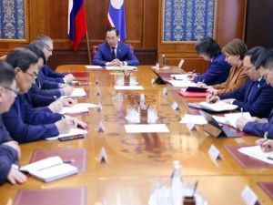 Айсен Николаев провел  планерное совещание с членами Правительства Якутии