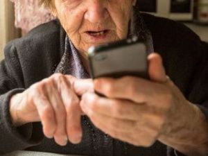 80-летняя пенсионерка из Якутска обогатила телефонных мошенников на 2,1 миллиона рублей