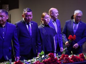 Фото: в Якутске прощаются с Михаилом Николаевым