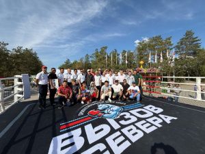 Евгений Григорьев поздравляет якутян с Международным днём бокса