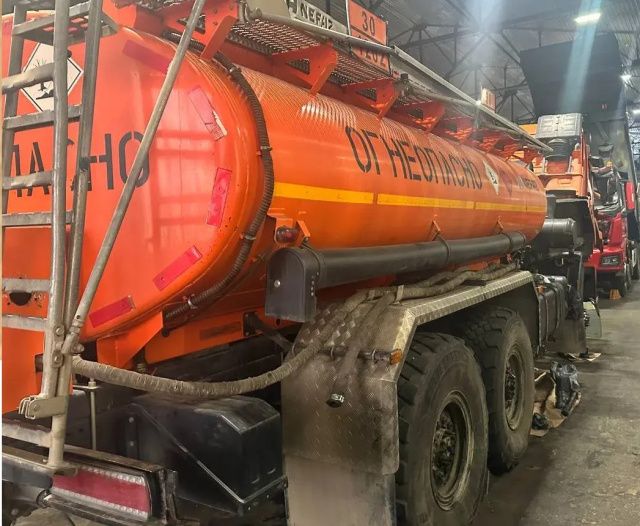 В Якутии водитель обвинен в хищении более 10 тысяч литров дизтоплива: Предприятию нанесен ущерб в 600 тысяч рублей